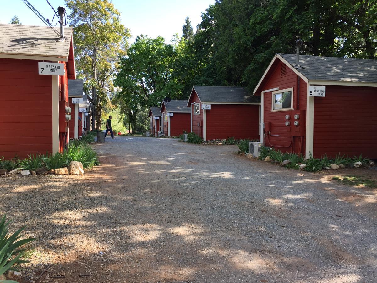 Miner'S Camp Motel Foresthill Eksteriør billede
